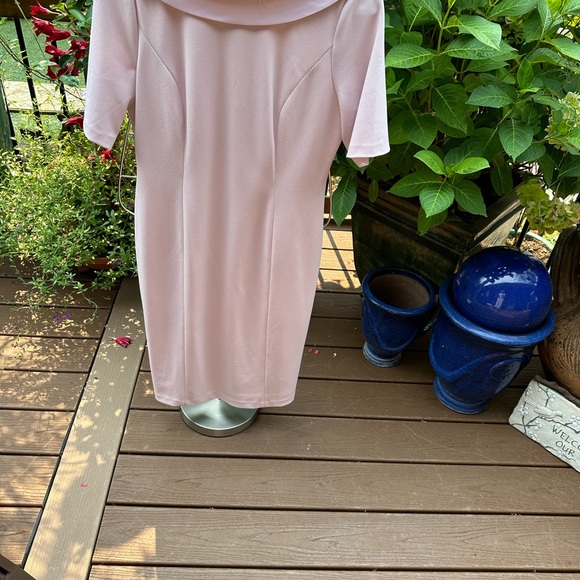 White House Black Market blush color crepe dress with satin collar. new. - Picture 2 of 5